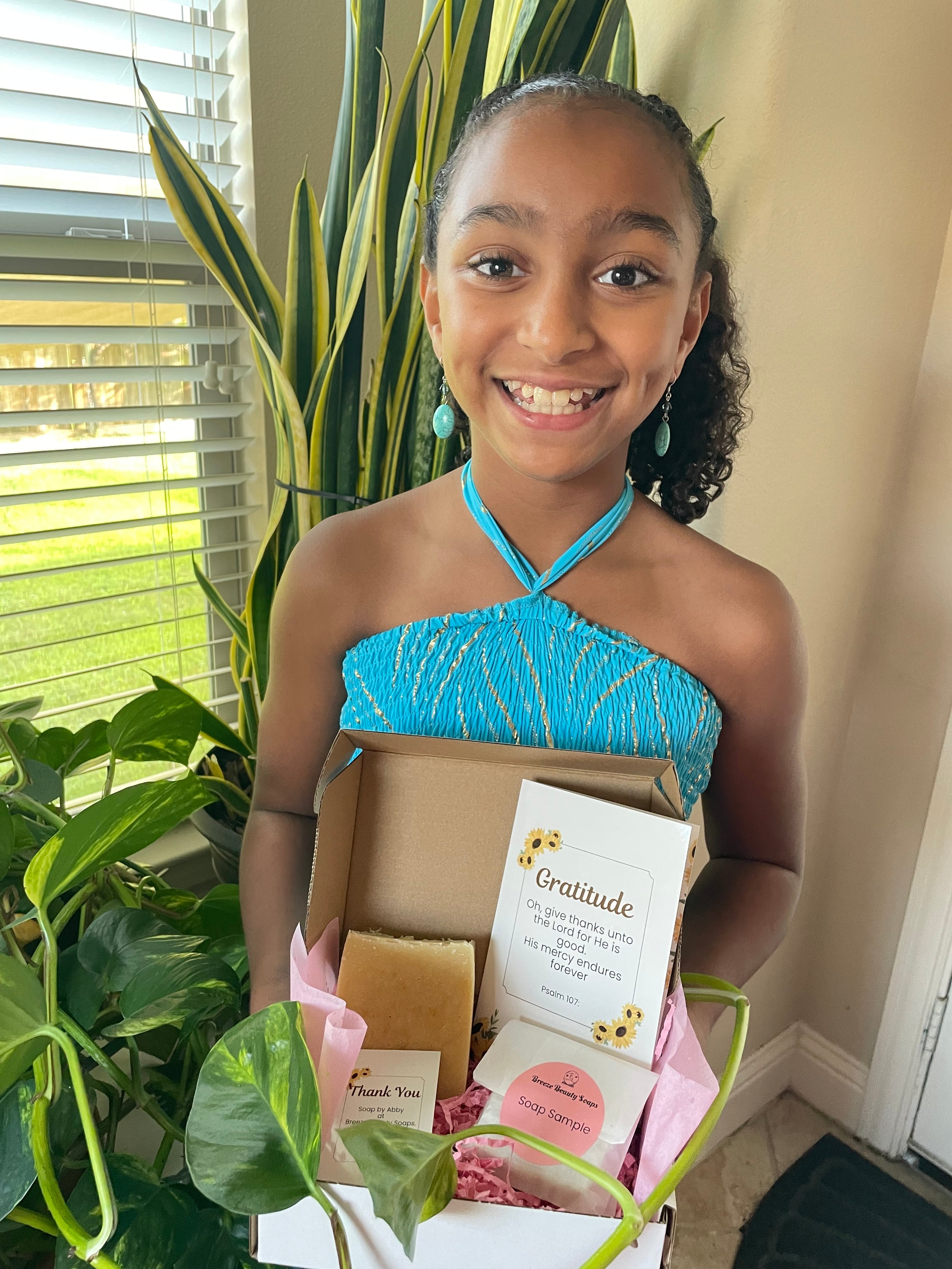 Selah Montlhy Devotional Box